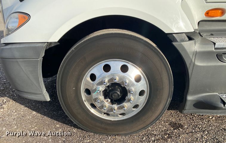 image for item JW9224 2016 International ProStar Plus  semi truck