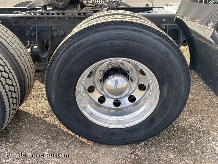 image for item JW9224 2016 International ProStar Plus  semi truck