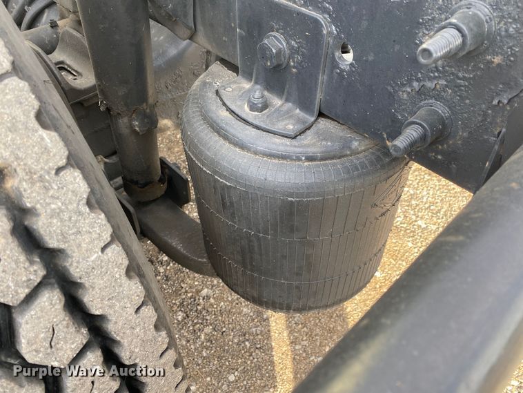 image for item JW9224 2016 International ProStar Plus  semi truck