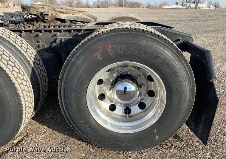 image for item JW9224 2016 International ProStar Plus  semi truck