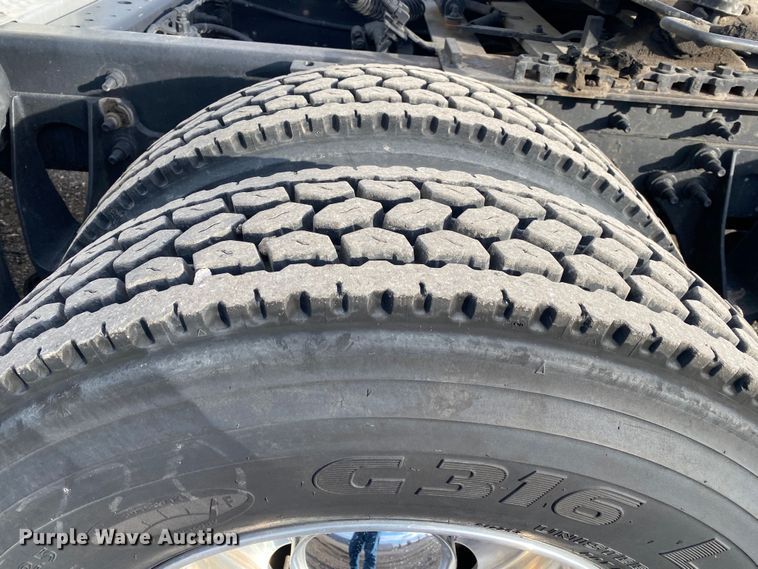 image for item JW9224 2016 International ProStar Plus  semi truck