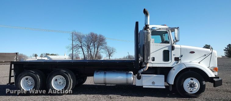 image for item JW9255 2008 Peterbilt 365  flatbed truck
