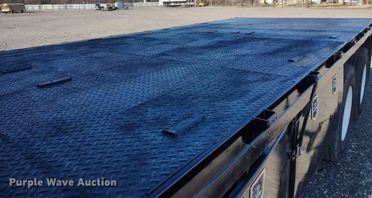 image for item JW9255 2008 Peterbilt 365  flatbed truck