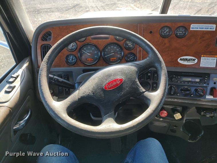 image for item JW9255 2008 Peterbilt 365  flatbed truck