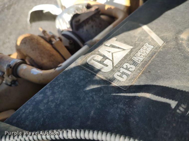 image for item JW9255 2008 Peterbilt 365  flatbed truck