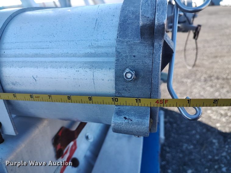 image for item JW9256 1995 Heil  pneumatic dry bulk trailer