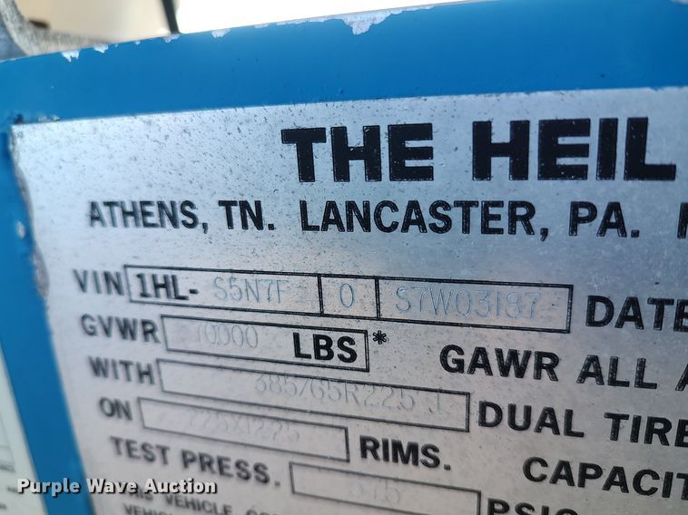 image for item JW9256 1995 Heil  pneumatic dry bulk trailer