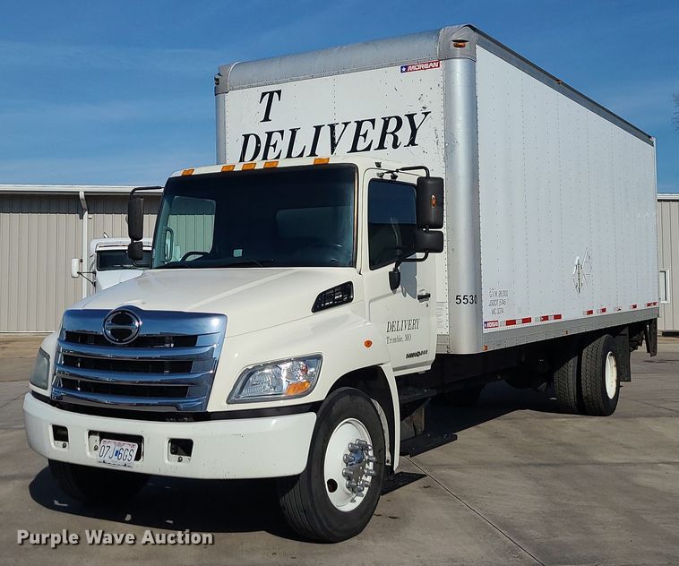 image for item JW9750 2013 Hino 268  box truck