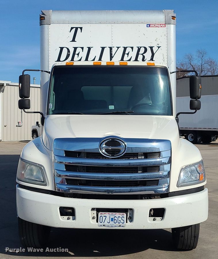 image for item JW9750 2013 Hino 268  box truck