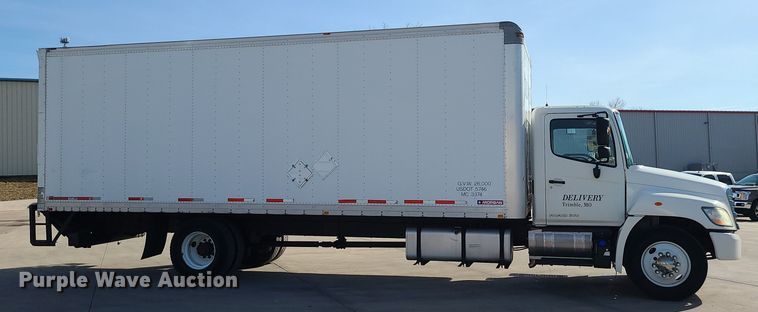 image for item JW9750 2013 Hino 268  box truck