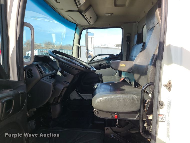 image for item JW9750 2013 Hino 268  box truck