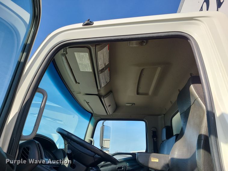 image for item JW9750 2013 Hino 268  box truck