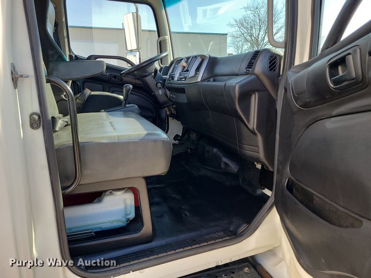 image for item JW9750 2013 Hino 268  box truck