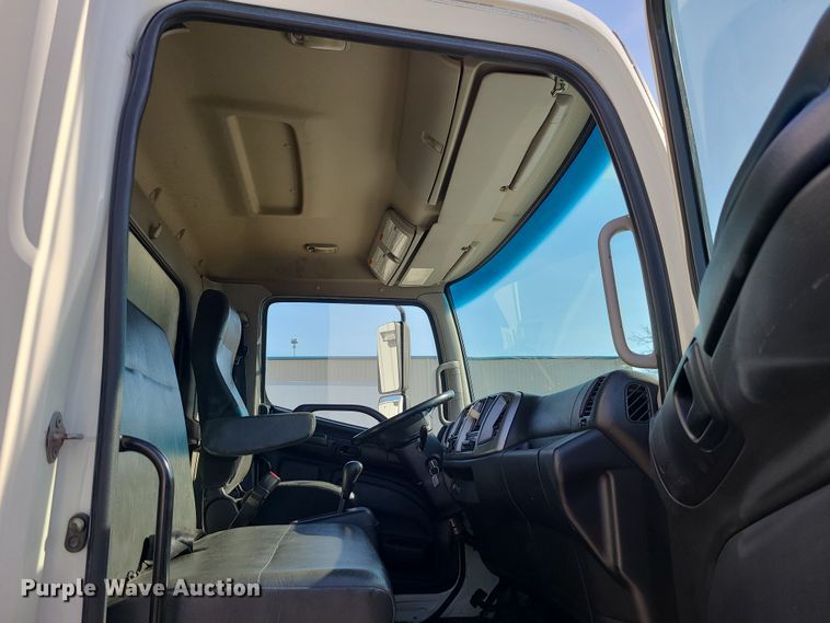 image for item JW9750 2013 Hino 268  box truck