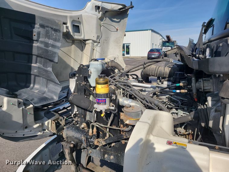 image for item JW9750 2013 Hino 268  box truck