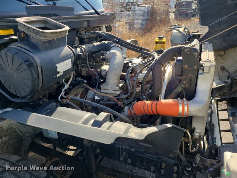 image for item JW9750 2013 Hino 268  box truck