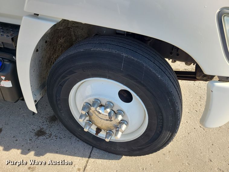 image for item JW9750 2013 Hino 268  box truck