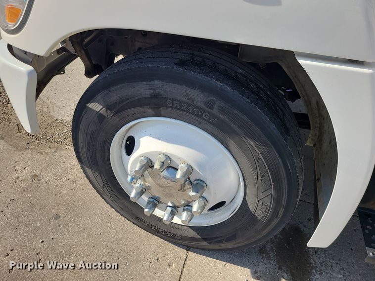 image for item JW9750 2013 Hino 268  box truck