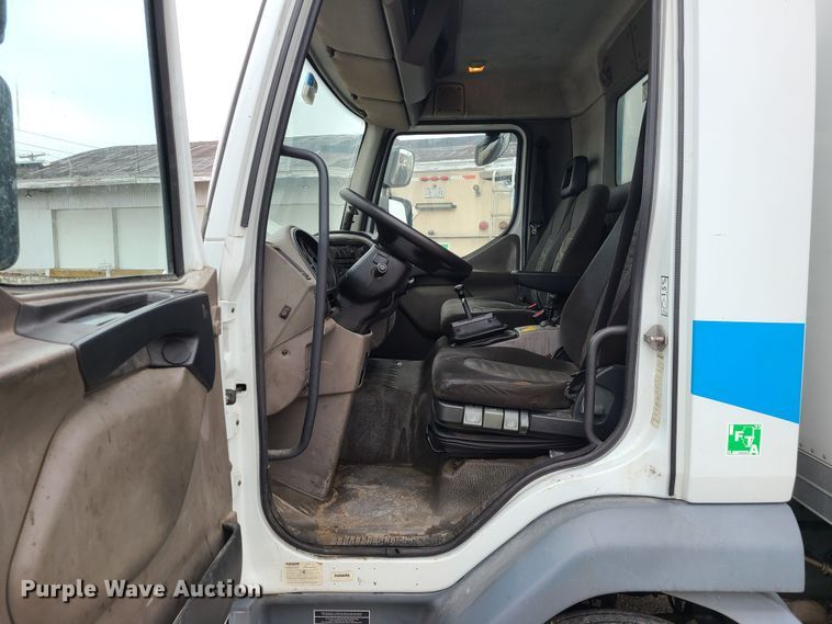 image for item JW9777 2013 Kenworth K270  box truck