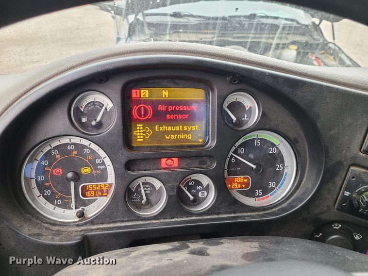 image for item JW9777 2013 Kenworth K270  box truck