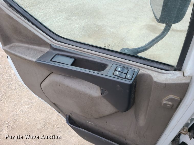 image for item JW9777 2013 Kenworth K270  box truck