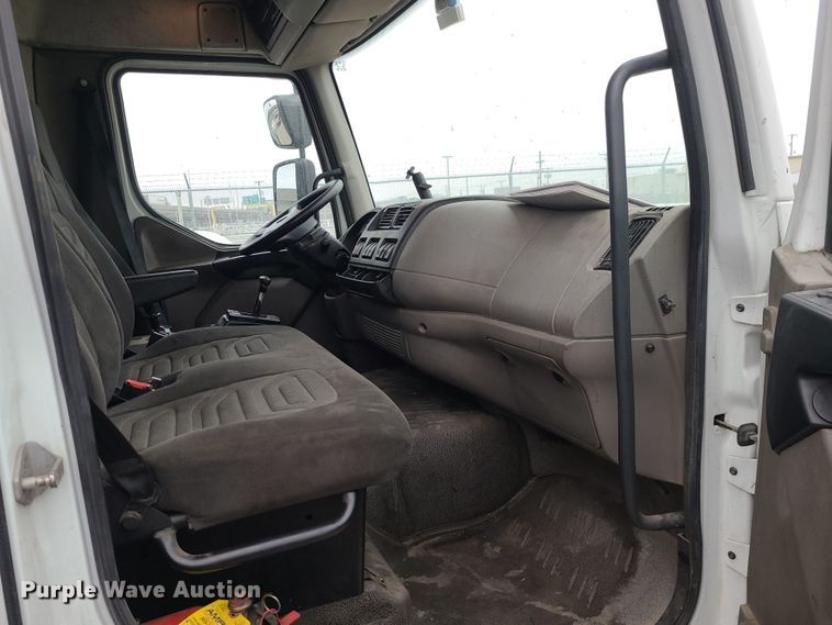 image for item JW9777 2013 Kenworth K270  box truck