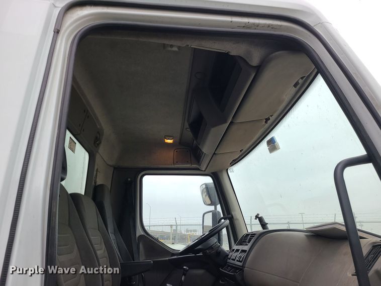 image for item JW9777 2013 Kenworth K270  box truck