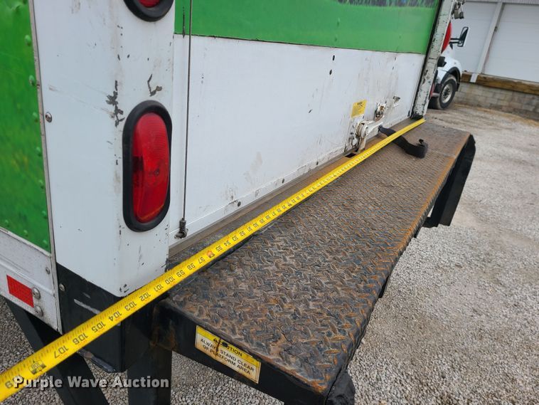 image for item JW9777 2013 Kenworth K270  box truck