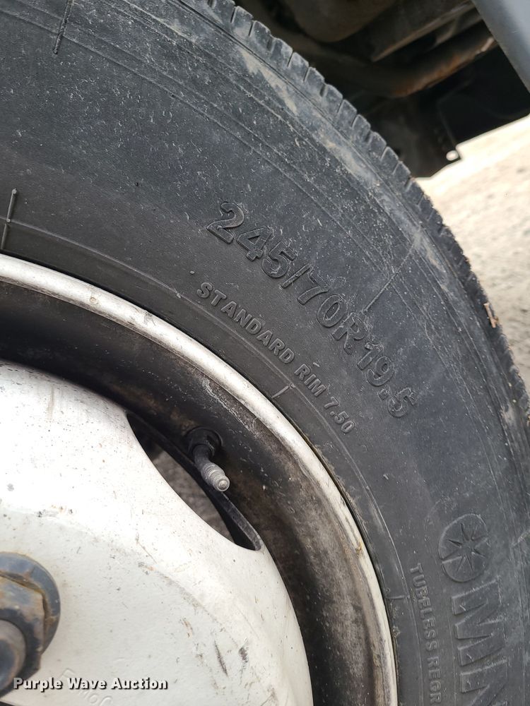 image for item JW9777 2013 Kenworth K270  box truck