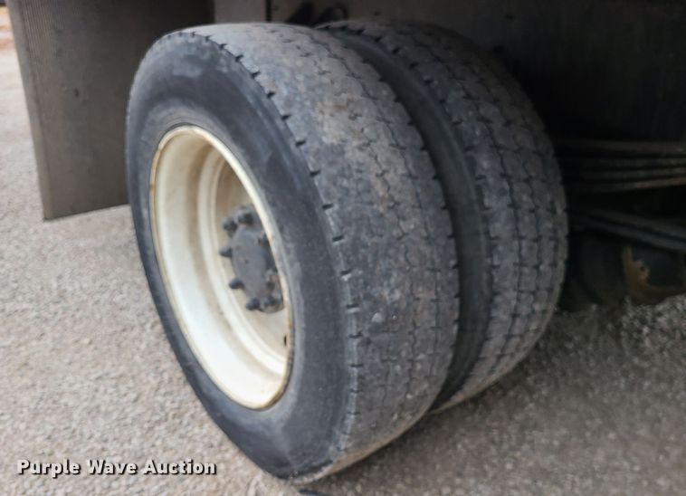 image for item JW9777 2013 Kenworth K270  box truck