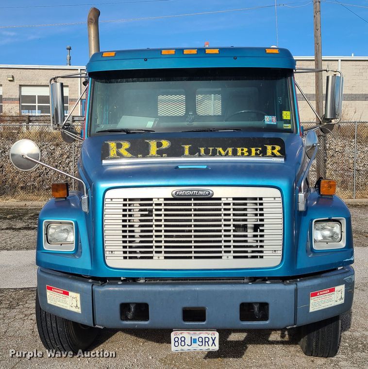 image for item JW9821 2004 Freightliner Business Class M2  flatbed truck