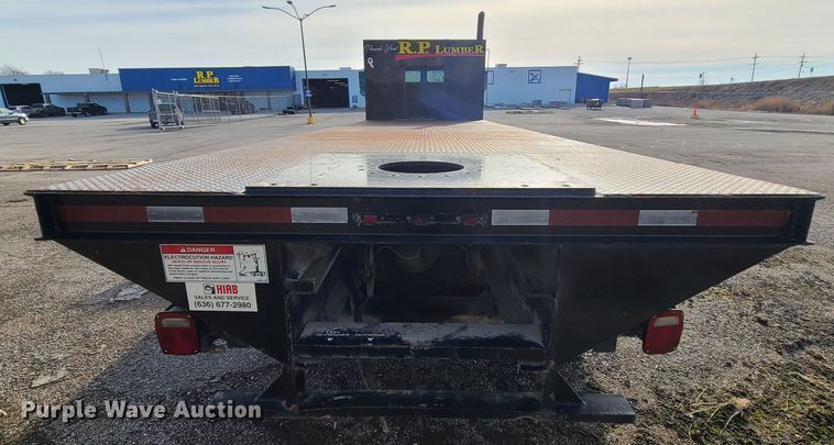 image for item JW9821 2004 Freightliner Business Class M2  flatbed truck