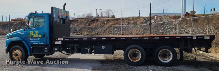 image for item JW9821 2004 Freightliner Business Class M2  flatbed truck