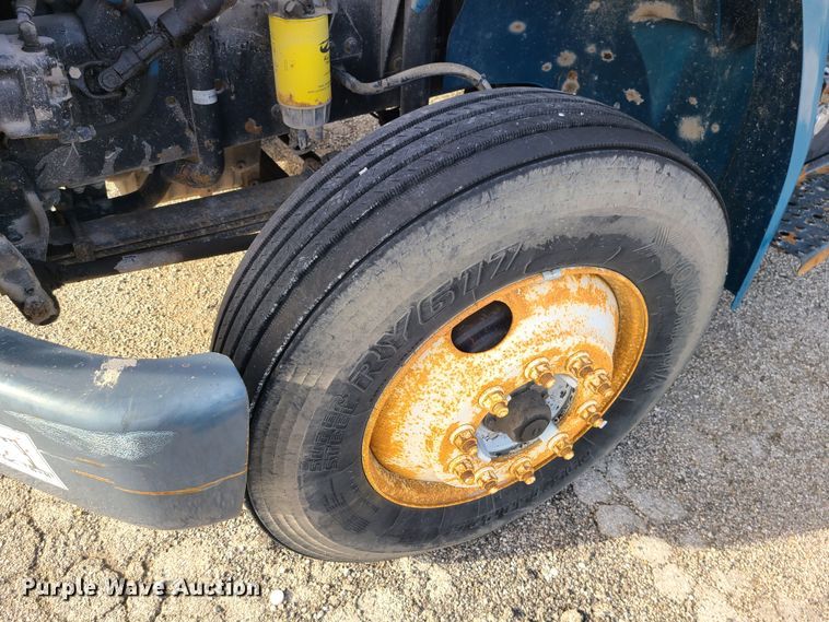 image for item JW9821 2004 Freightliner Business Class M2  flatbed truck