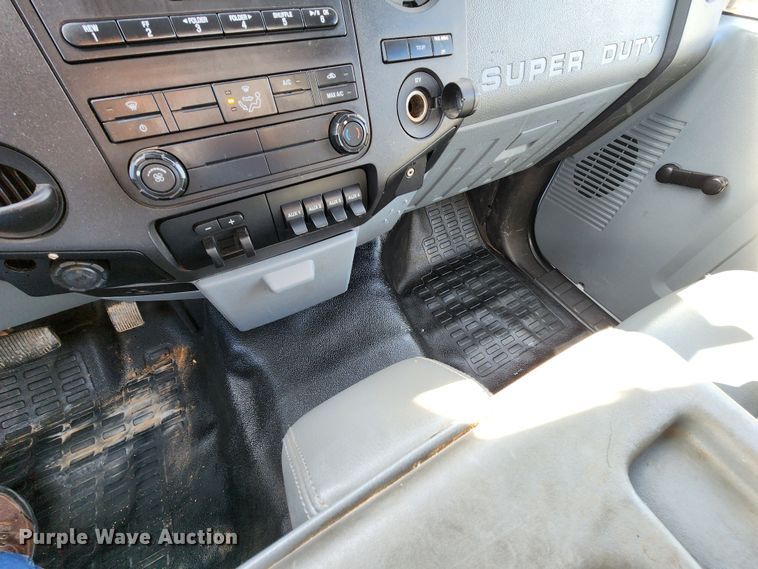 image for item KC9712 2012 Ford F450 Super Duty  flatbed truck