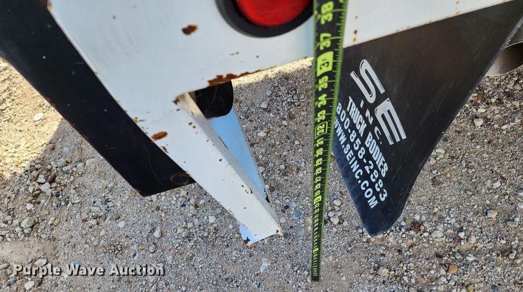 image for item KC9712 2012 Ford F450 Super Duty  flatbed truck