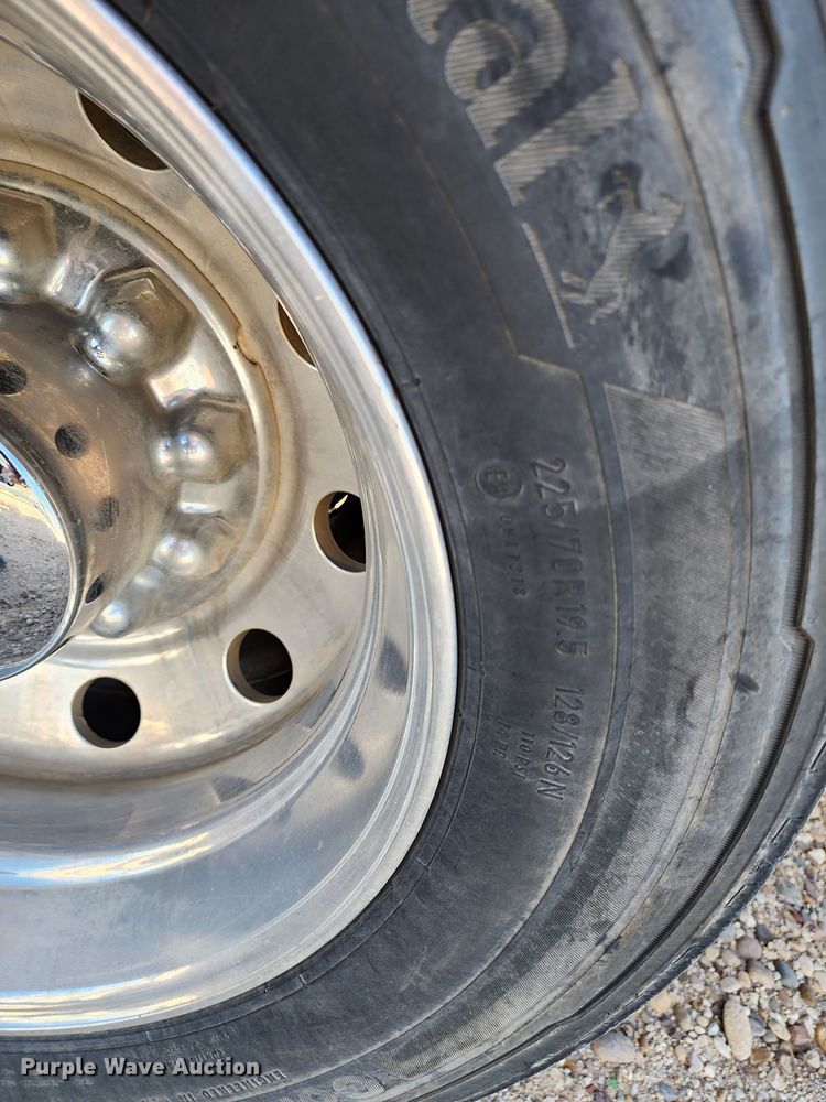 image for item KC9712 2012 Ford F450 Super Duty  flatbed truck