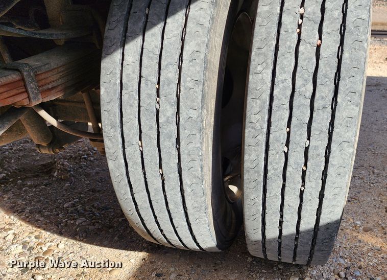 image for item KC9712 2012 Ford F450 Super Duty  flatbed truck