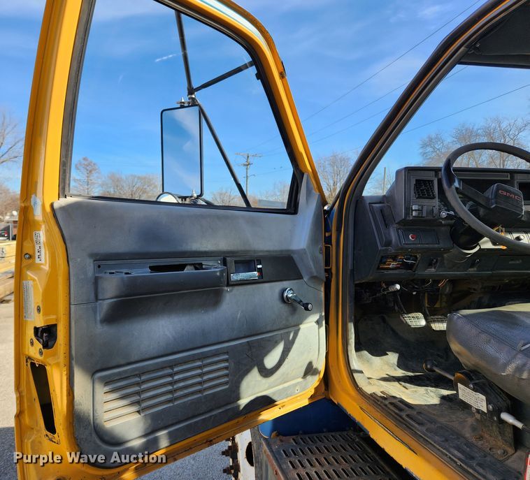 image for item KT9478 1999 GMC C6500  dump flatbed truck