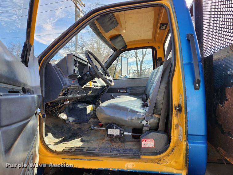 image for item KT9478 1999 GMC C6500  dump flatbed truck