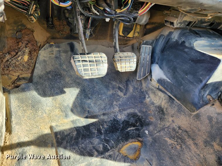 image for item KT9478 1999 GMC C6500  dump flatbed truck