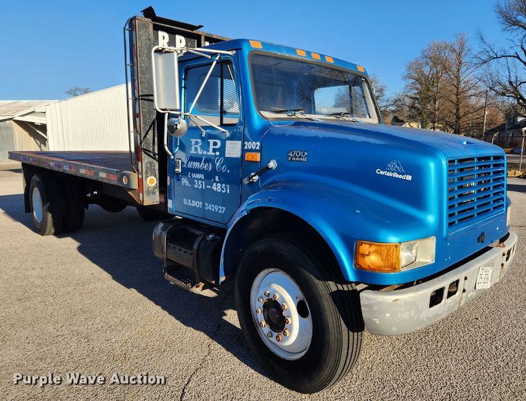 image for item KT9480 1998 International 4700  dump flatbed truck