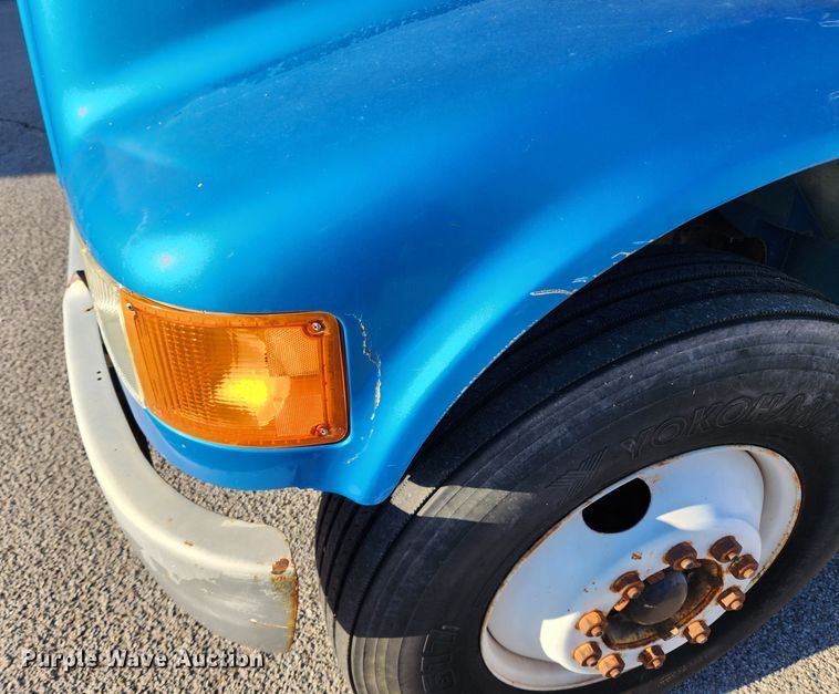 image for item KT9480 1998 International 4700  dump flatbed truck