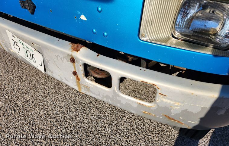 image for item KT9480 1998 International 4700  dump flatbed truck