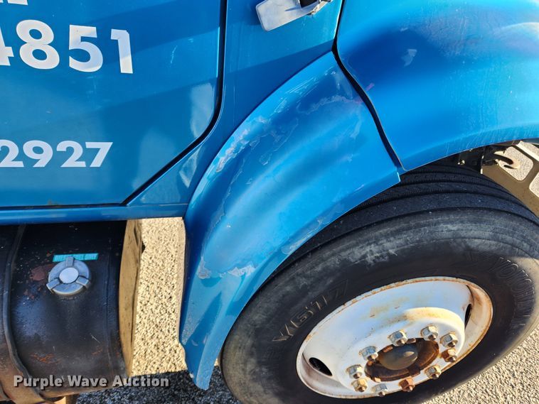 image for item KT9480 1998 International 4700  dump flatbed truck