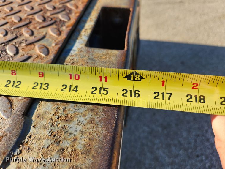 image for item KT9480 1998 International 4700  dump flatbed truck