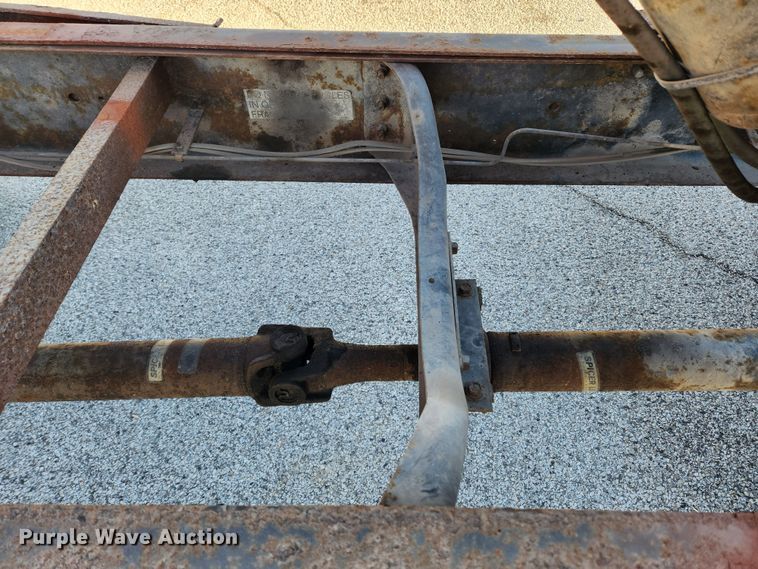 image for item KT9480 1998 International 4700  dump flatbed truck