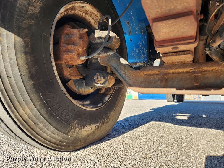 image for item KT9480 1998 International 4700  dump flatbed truck