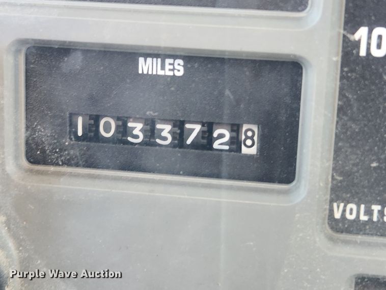 image for item KT9480 1998 International 4700  dump flatbed truck