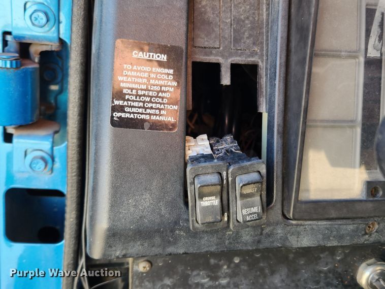 image for item KT9480 1998 International 4700  dump flatbed truck